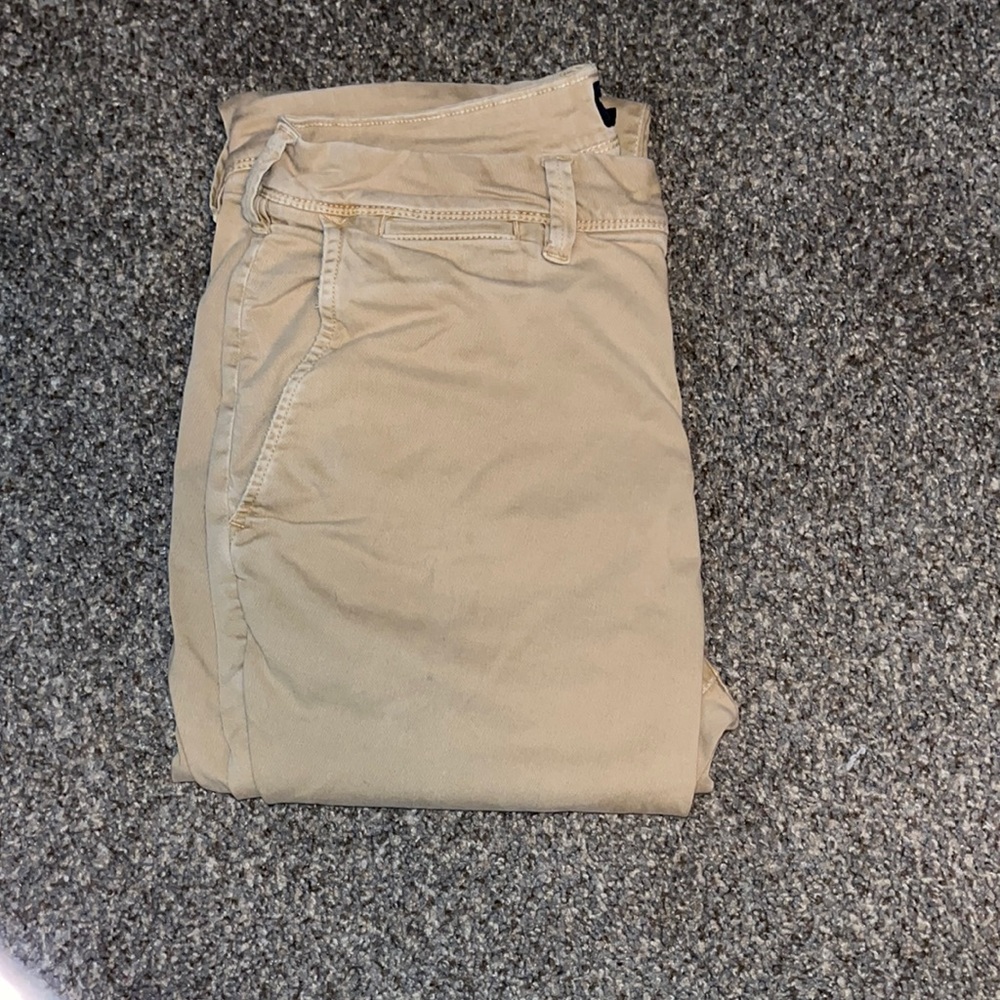 32 x 34 American eagle khakis.